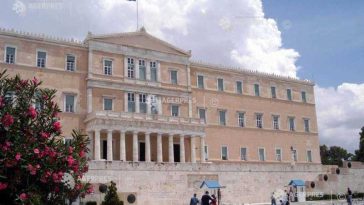 Grecia: Parlamentul a aprobat interzicerea utilizării platformelor de socializare de către copiii sub 15 ani
