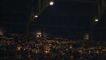 Fotbal: Borussia Dortmund lansează o inițiativă să-i țină pe suporteri atenți la meci fără să folosească smartphone-ul