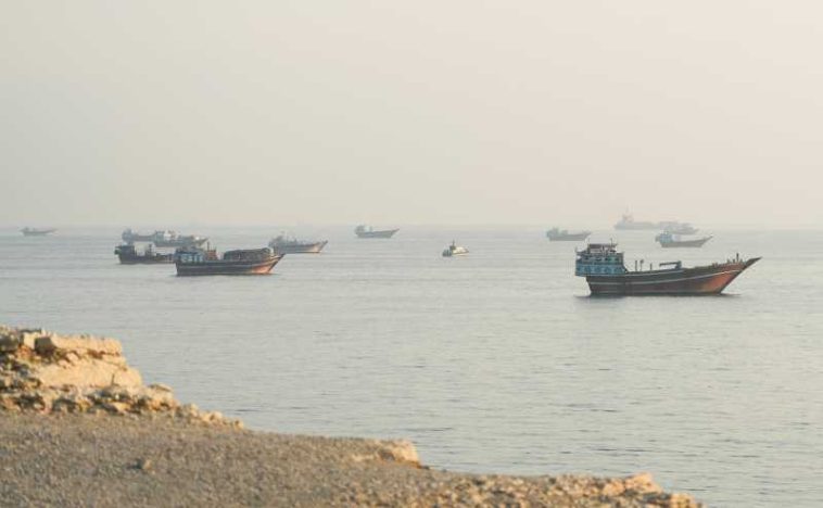 Emiratele Arabe Unite: O scurgere de petrol a afectat plajele în apropiere de strâmtoarea Ormuz