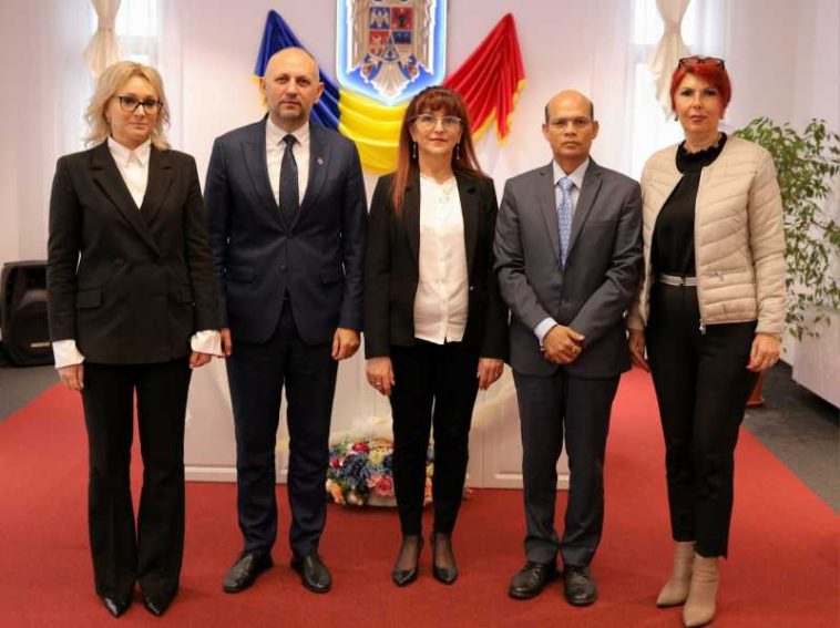 Neamț: Ambasadorul Indiei în România, dialog cu autoritățile locale pentru dezvoltarea relațiilor economice