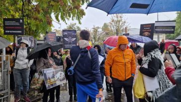 VIDEO REPORTAJ/Vrancea: Peste 100 de iubitori de animale au protestat împotriva redeschiderii adăpostului de câini de la Suraia și au cerut…