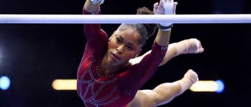 Gimnastică artistică: Americanca Skye Blakely, noua campioană mondială la individual compus