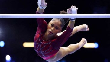 Gimnastică artistică: Americanca Skye Blakely, noua campioană mondială la individual compus