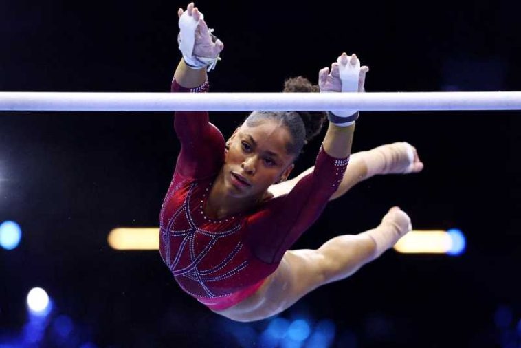Gimnastică artistică: Americanca Skye Blakely, noua campioană mondială la individual compus