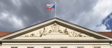 Cehia: Coaliția avansează în reforma mass-media printr-un vot rapid în timpul nopții