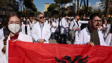 Albania: O nouă zi de mobilizare împotriva prim-ministrului Edi Rama