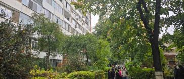 ISUBIF: Locatari evacuați dintr-un bloc din Sectorul 6 unde a apărut o crăpătură între două scări (GALERIE FOTO)
