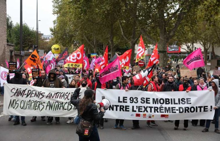 Franța: Mii de persoane protestează la Orleans împotriva extremei drepte înaintea congresului lui Marine Le Pen (GALERIE FOTO)