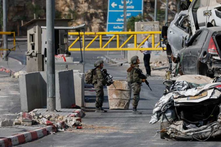 Israelul a închis punctele de acces către Hebron și a strămutat forțat aproape 500 de familii ca represalii