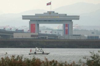 Liderul Coreei de Nord a ajuns în orașul chinez de frontieră Dandong traversând un pod recent inaugurat