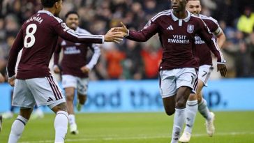 Fotbal: Aston Villa a învins liderul Manchester City (2-1), în Premier League