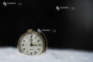 DOCUMENTAR: România revine la ora oficială Timpul Legal Român (24-25 octombrie)