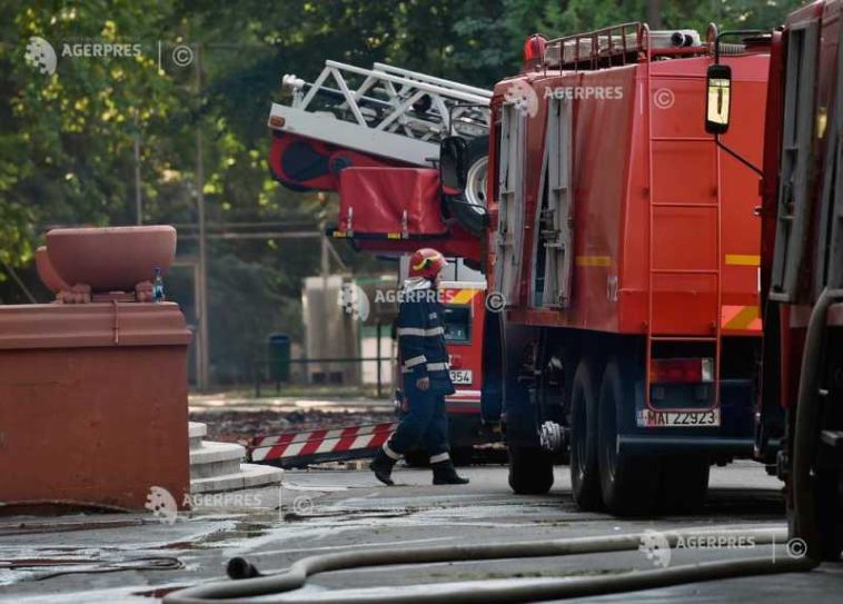 Teleorman: Explozie urmată de incendiu într-o locuință din Roșiorii de Vede; două persoane au suferit arsuri