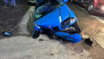 Neamț: Trei tineri și două fete, transportați la spital în urma unui accident în comuna Țibucani