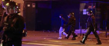 Spania: 128 de persoane au fost arestate în cursul nopții la Barcelona pentru vandalism și jaf, conform poliției