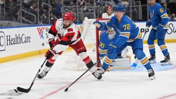 Hochei: NHL – Victorie în deplasare pentru campioana Carolina Hurricanes