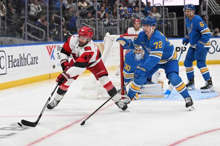 Hochei: NHL – Victorie în deplasare pentru campioana Carolina Hurricanes