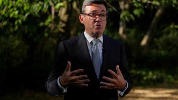Prim-ministrul britanic Andy Burnham solicită o ”discuție sinceră” privind libera circulație în cadrul UE
