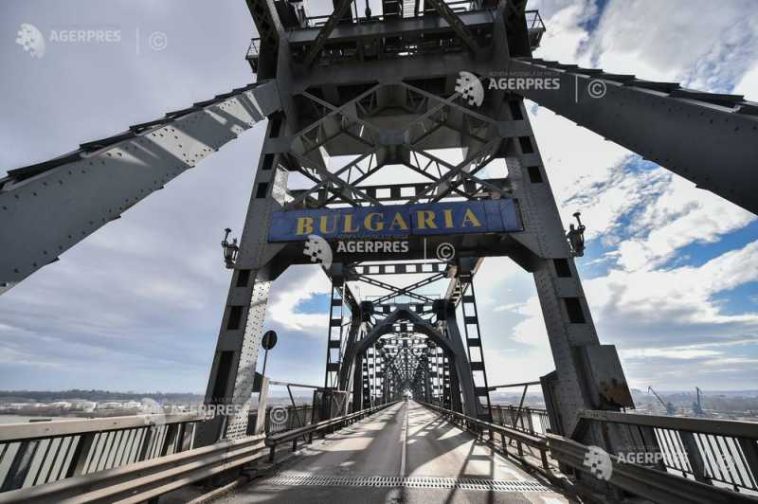 Giurgiu: Circulația pe Podul Prieteniei, restricționată pentru montarea unor rosturi de dilatație