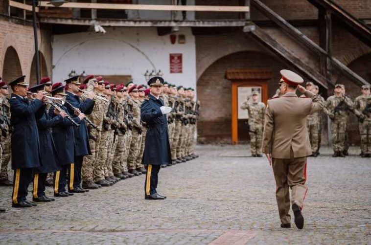 Mureș: Emblema de Onoare a FOS, conferită Batalionului 54 Sprijin ”Horia, Cloșca și Crișan” la 15 ani de la înființare