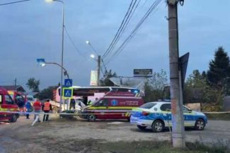 VIDEO UPDATE Accident în Ilfov între un autobuz şi o autoutilitară; două persoane – transportate la spital