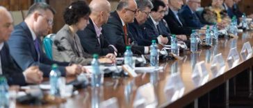 Reducerea prețului la energie, eliminarea IMCA și acordarea voucherelor de vacanță, printre măsurile propuse premierului de IMM România