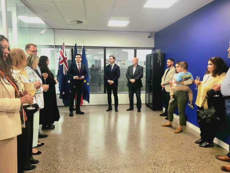 Vicepreședintele Parlamentului European Victor Negrescu s-a întâlnit cu membri ai comunității românești din Melbourne
