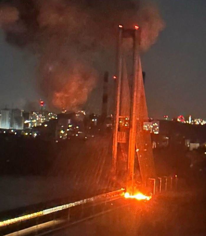 VIDEO #Ucraina: Un pod important din Kiev, lovit într-un atac rusesc (primar)