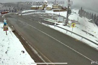 Maramureș: Opt tone de material antiderapant răspândite în Pasul Prislop, pe DN 18, în urma ninsorilor