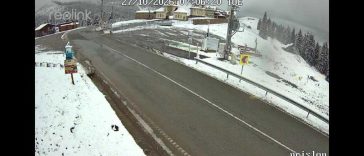 Maramureș: Opt tone de material antiderapant răspândite în Pasul Prislop, pe DN 18, în urma ninsorilor