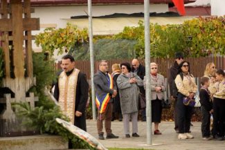 AnulBrâncuși/Gorj: Procesiune dedicată împlinirii a 88 de ani de la inaugurarea Ansamblului Monumental ‘Calea Eroilor’ de la Târgu Jiu