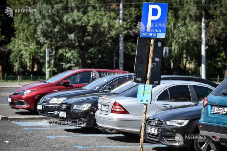 CGMB: Parcările publice cu plată vor fi curățate de operatorii de salubritate de la sectoare