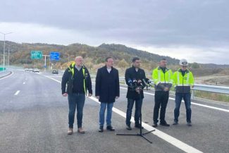 Ministrul Transporturilor spune că vor fi întârzieri pe loturile 2 și 3 ale autostrăzii Sibiu-Pitești; lotul 4 se deschide luna viitoare