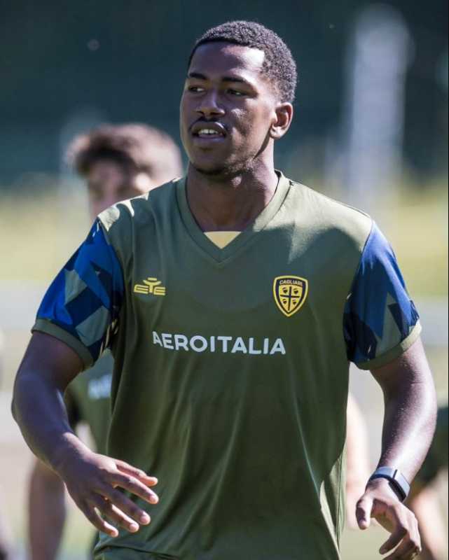 Fotbal: Atacantul Yael Trepy a jucat din nou pentru Cagliari, la două luni după ce a fost în comă