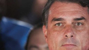 Flavio Bolsonaro se îndreaptă spre Ecuador din Argentina, după ce a părăsit Brazilia (autorități)