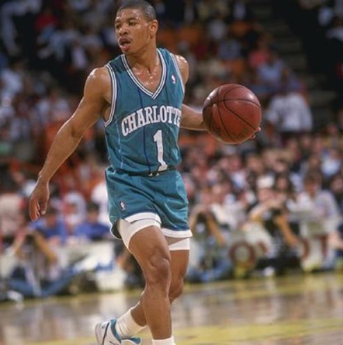 Baschet: Hornets retrage maioul lui Muggsy Bogues, cel mai scund jucător din istoria NBA