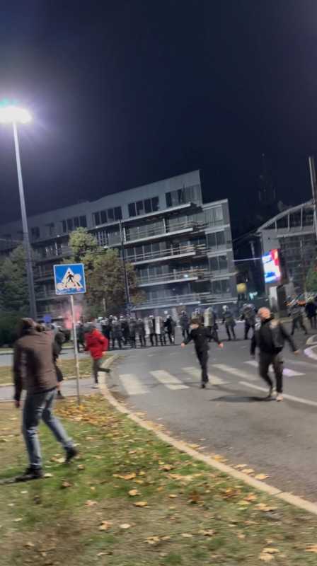 Serbia: Mișcarea studențească cere demisia șefilor radioteleviziunii publice