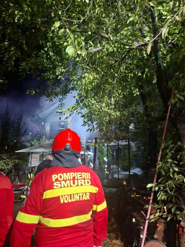 Olt: Tot mai mulți tineri vor să fie voluntari la ISU; patru voluntari au ajuns pompieri
