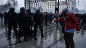 Franța: Experți ONU, ”consternați” de ”represiunea” manifestațiilor studențești