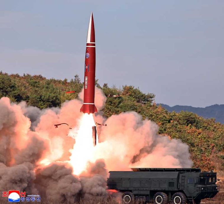 Coreea de Nord a lansat circa 10 rachete balistice către Marea Japoniei