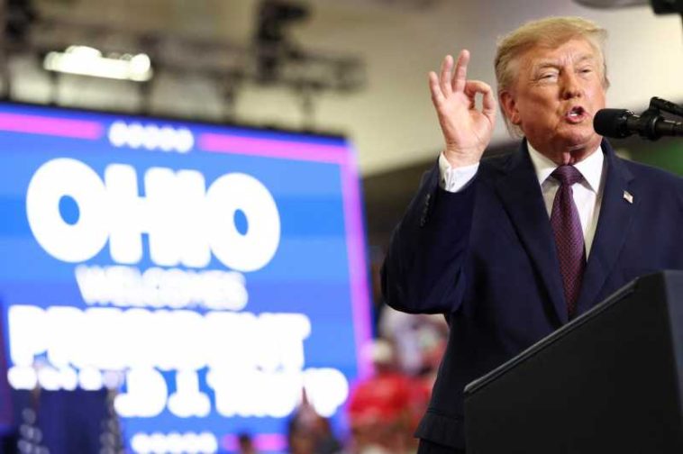 Trump spune că Epstein era un prieten al democraților, după ce aceștia au redactat un raport care-l incriminează