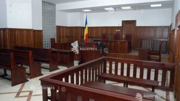 Un bărbat a fost arestat preventiv după ce i-a amenințat cu bătaia pe magistrați în sala de judecată