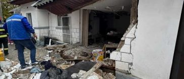 Prahova: Explozie neurmată de incendiu într-o locuință din Gorgota; un bărbat a fost rănit