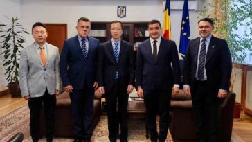 AUR: Întrevederi cu ambasadori și ministrul ceh de Externe; discuții despre relațiile bilaterale și ”starea democrației” în România
