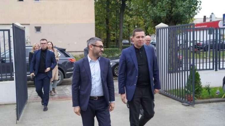 Dâmbovița: Ministrul Muncii, Florin Manole, a vizitat patru centre sociale din județ