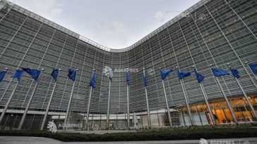 UE amână implementarea oricărei legislații naționale care vizează interzicerea accesului minorilor la rețelele de socializare