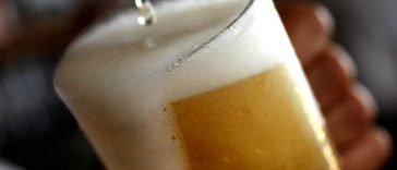 Producătorii de bere încep să resimtă efectele războiului prelungit din Iran