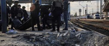 Un atac cu drone rusești asupra unei stații de cale ferată în #Ucraina a făcut cel puțin 13 morți