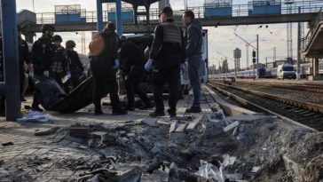 Un atac cu drone rusești asupra unei stații de cale ferată în #Ucraina a făcut cel puțin 13 morți