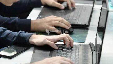 Inteligența artificială în firmele din România, utilizare răspândită, dar integrare superficială (studiu)
